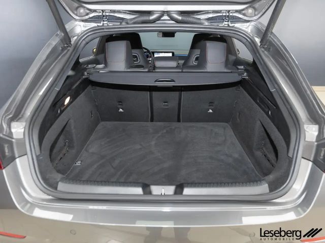 Mercedes-Benz CLA 200 AMG Line Shooting Brake