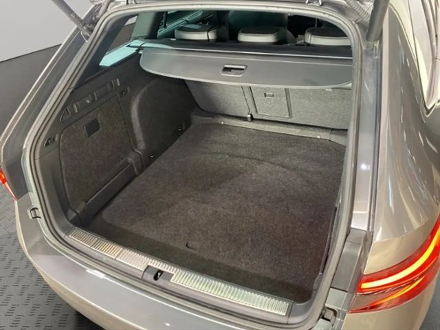 Skoda Superb 2.0 TDI Combi Sportline