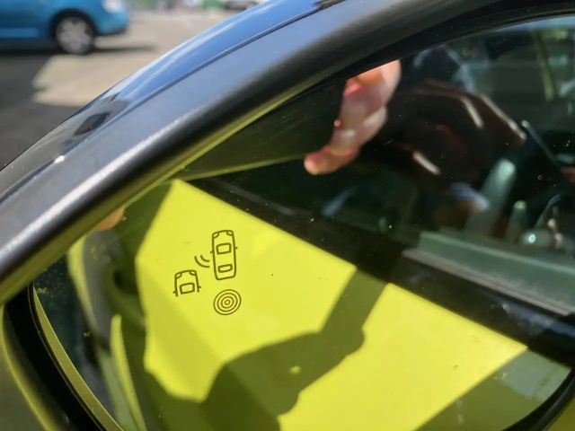 Peugeot E-208 GT-Line Hybrid