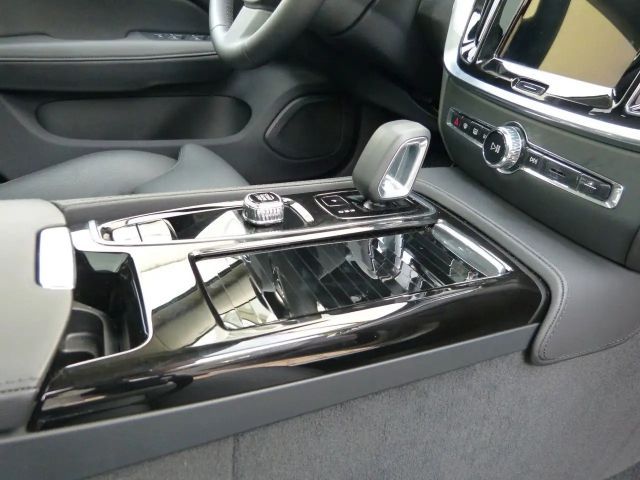 Volvo V60 AWD Dark Hybrid Ultra