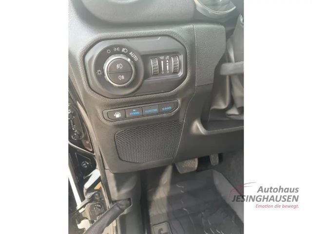 Jeep Wrangler 4xe Sahara