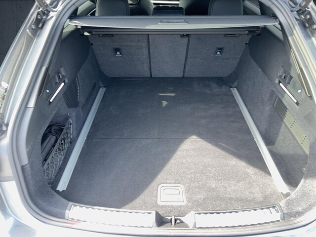 Audi A6 Avant Quattro S-Tronic