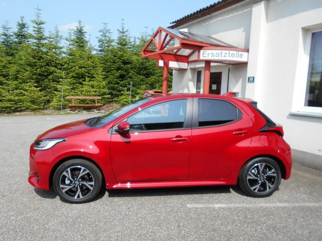 Toyota Yaris Active Hatchback Hybride VVT-i