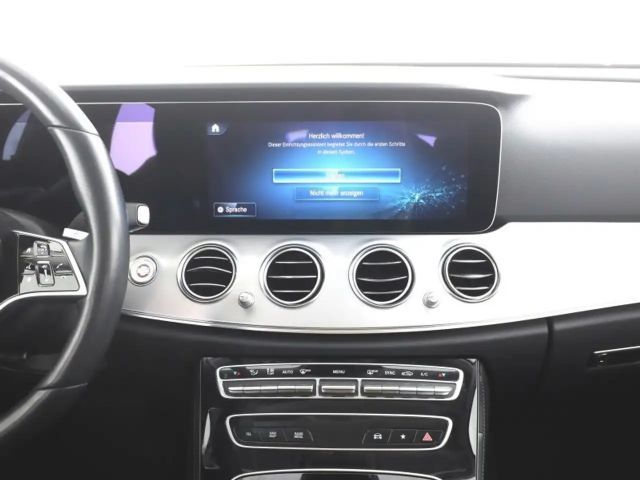 Mercedes-Benz E 220 AVANTGARDE E 220 d Estate