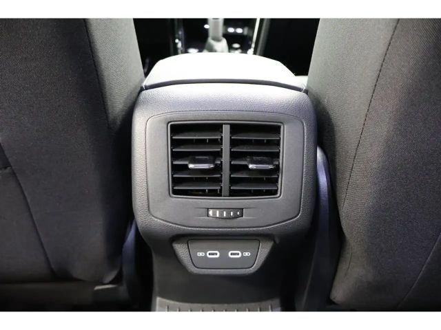 Volkswagen T-Roc 1.5 TSI DSG R-Line