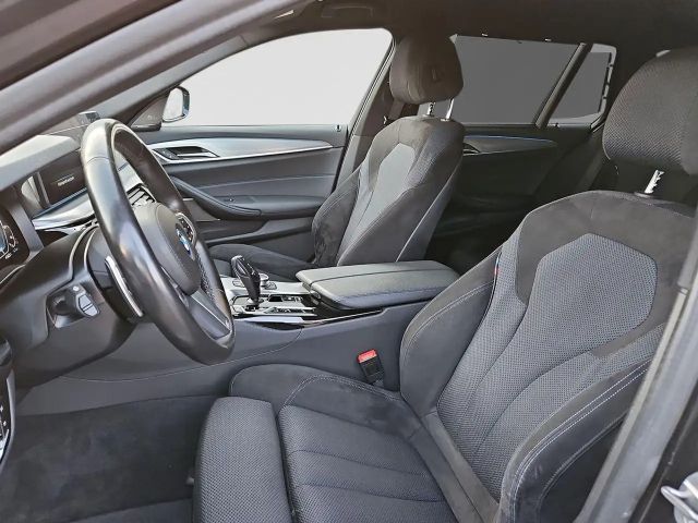 BMW 530 530e M-Sport Touring xDrive