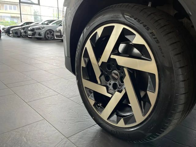 MINI Cooper Countryman C Favoured Trim Paket XL / 19 Zoll