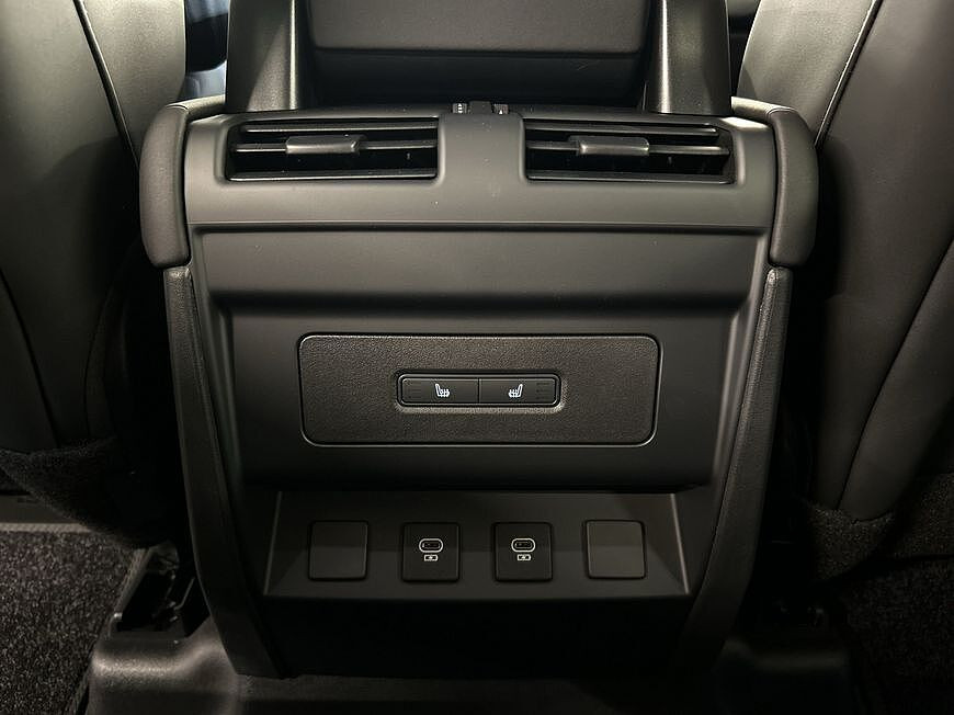 Land Rover Defender 110 Dynamic SE