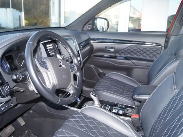 Mitsubishi Outlander 4WD MIVEC PHEV