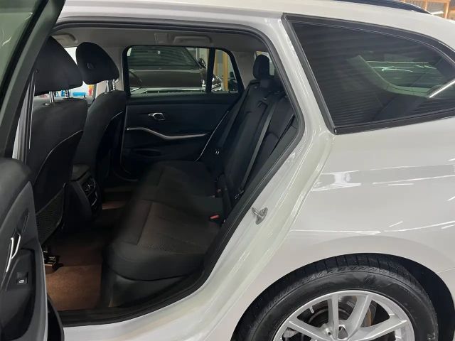 BMW 320 320d Touring xDrive