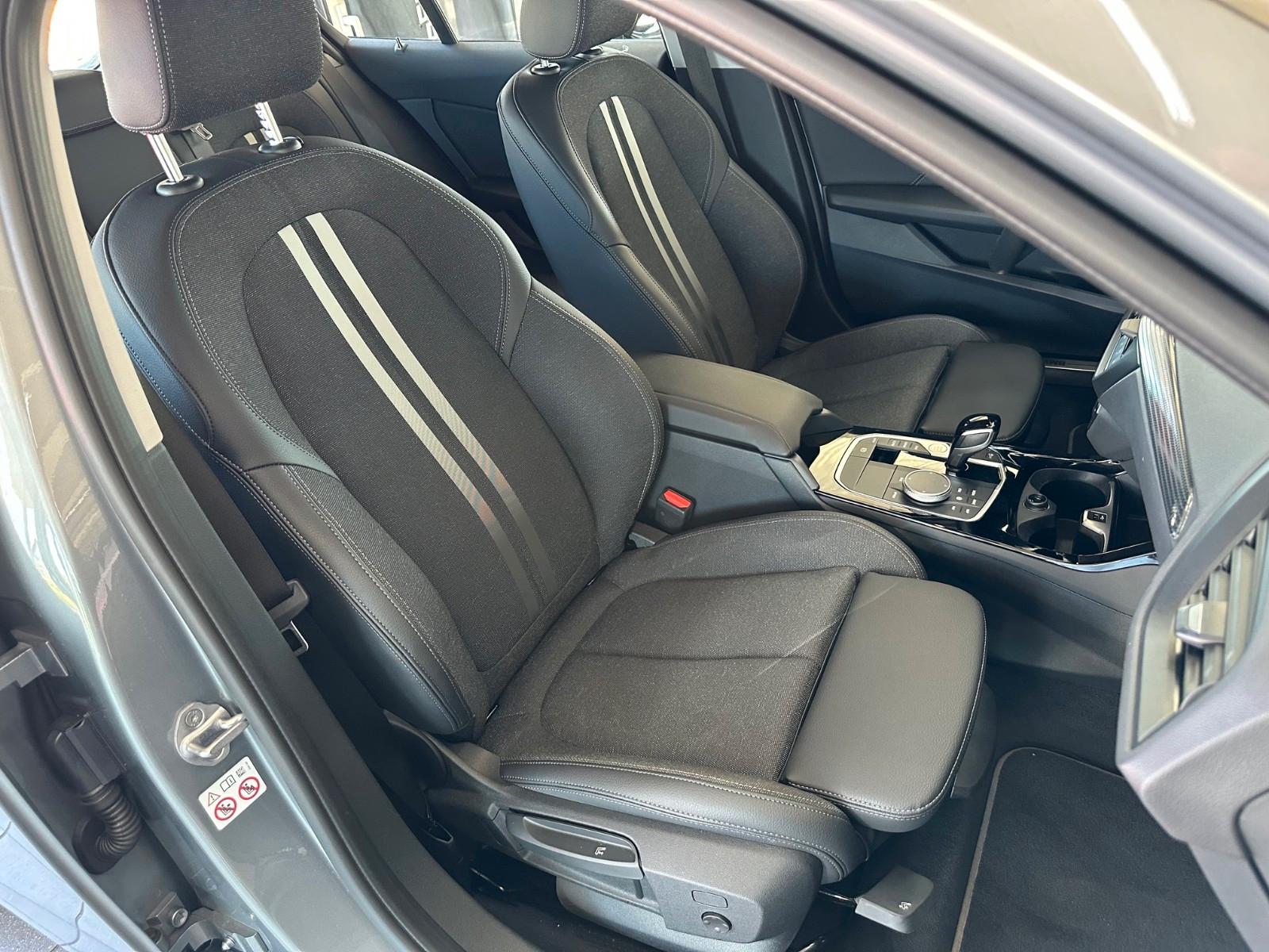 BMW 118 118i Sedan Sport Line