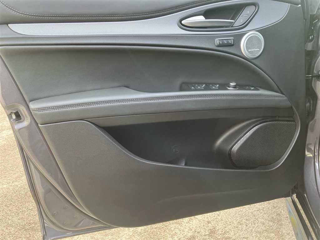 Alfa Romeo Stelvio Q4 Veloce