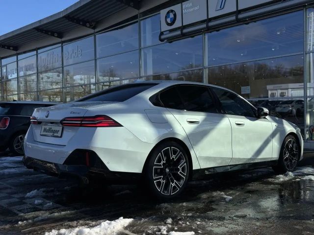 BMW 520 520d M-Sport Sedan