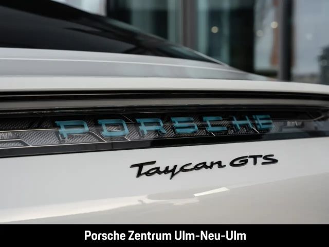 Porsche Taycan GTS