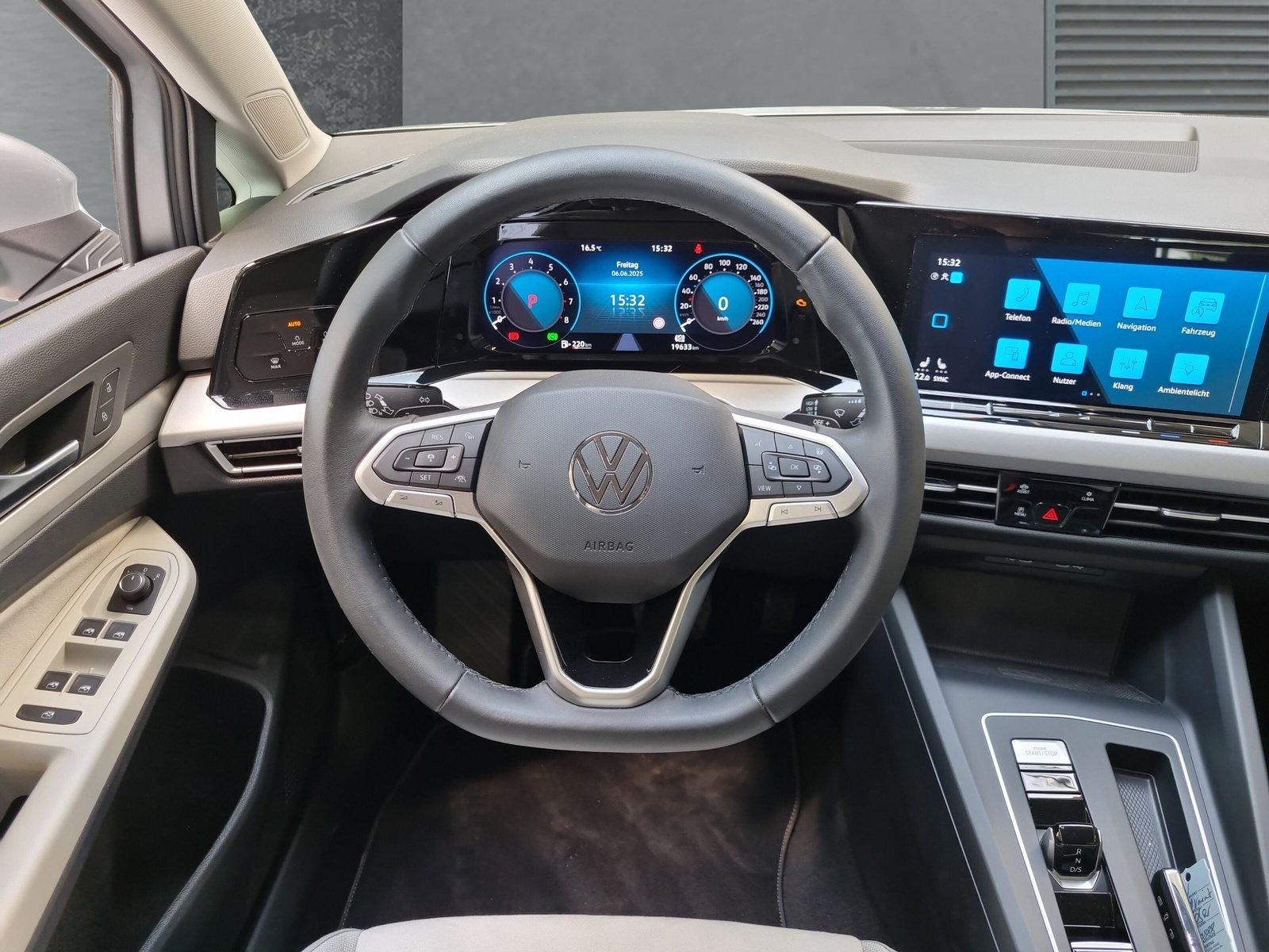 Volkswagen Golf 1.5 eTSI Golf VIII Life