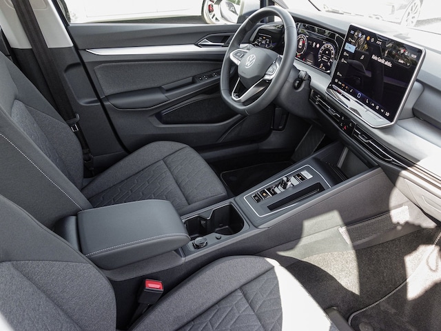 Volkswagen Golf 1.5 eTSI DSG