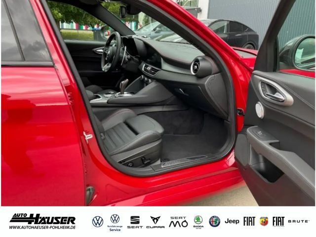 Alfa Romeo Giulia AT8 Q4 Turbo