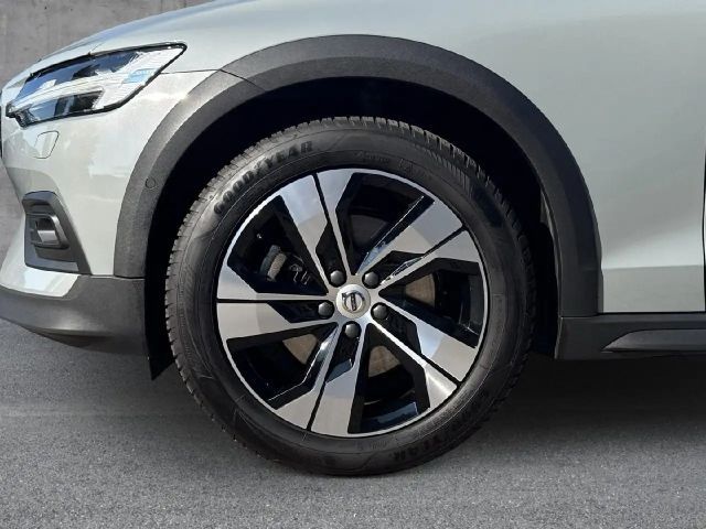 Volvo V60 Cross Country AWD Plus