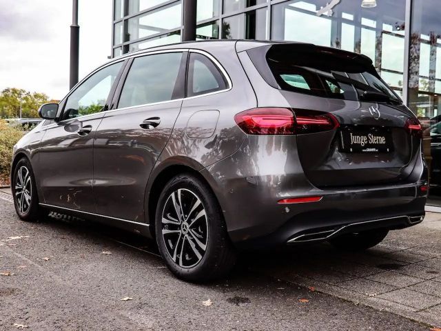 Mercedes-Benz B 200 Progressive Sedan
