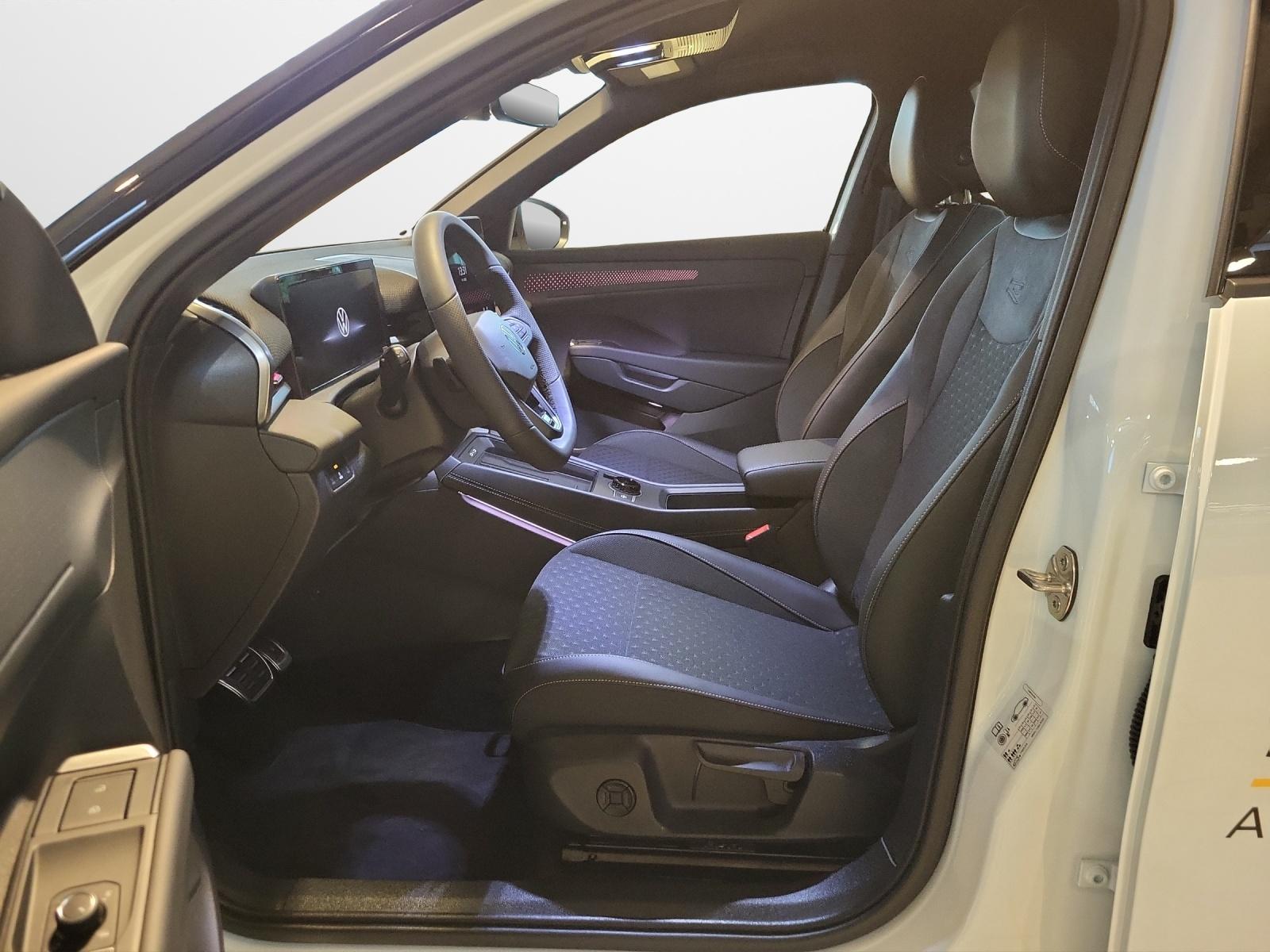 Volkswagen T-Roc 1.5 eTSI DSG R-Line