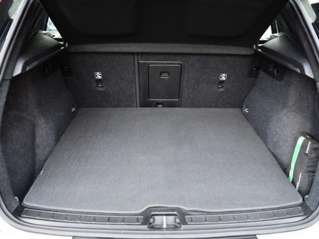 Volvo XC40 AWD Plus Recharge Twin Engine