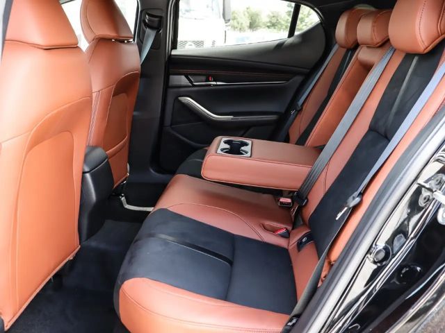 Mazda 3 2.5L SkyActiv e-Skyactiv