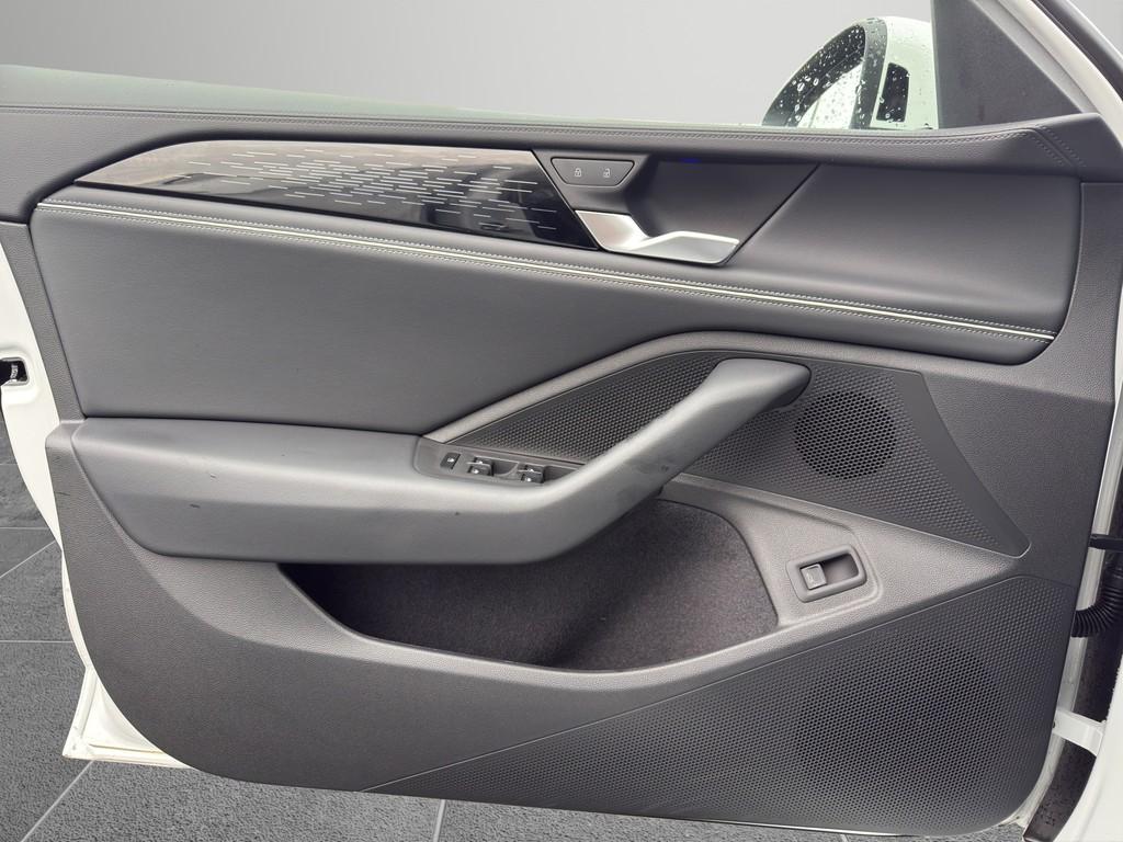 Volkswagen Passat 1.5 eTSI Business Variant