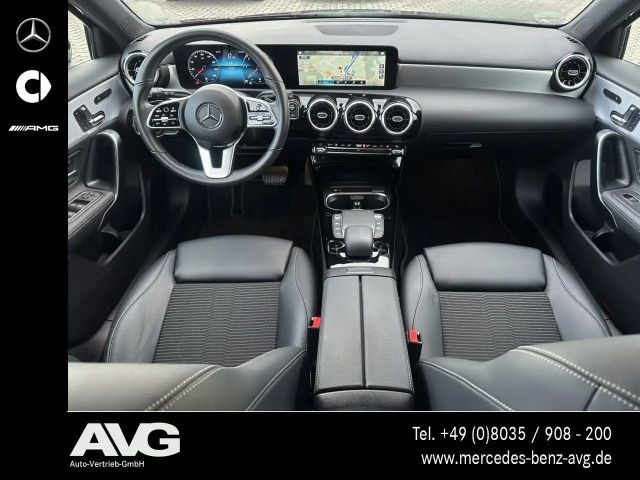 Mercedes-Benz A 220 A 220 d
