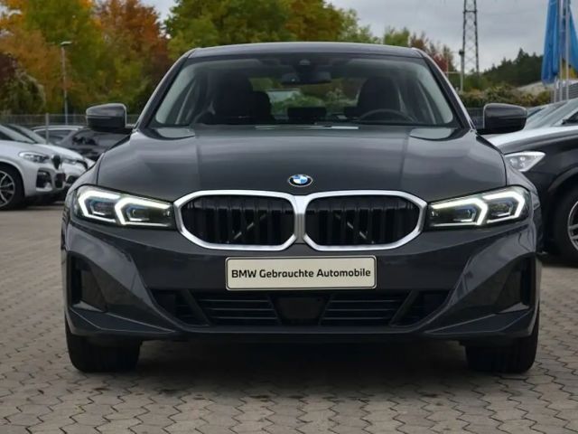 BMW 330 330i Sedan xDrive