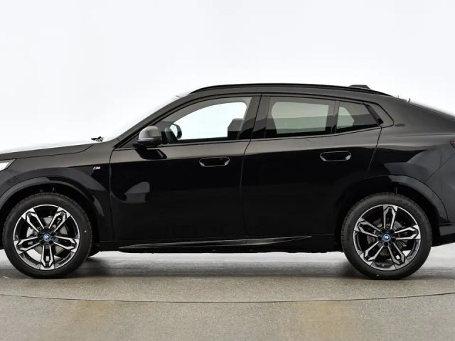 BMW iX2 eDrive20
