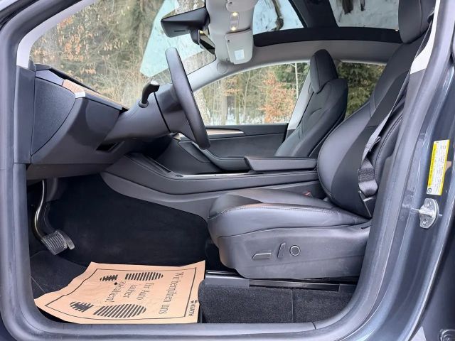 Tesla Model Y AWD Dual Motor Long Range