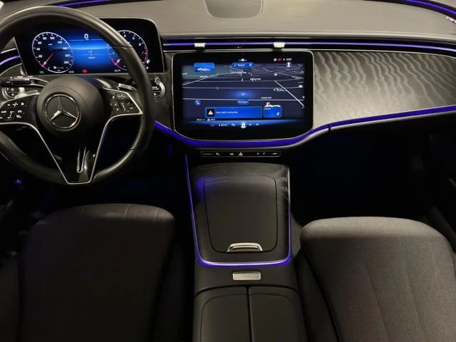 Mercedes-Benz E 200 AVANTGARDE Sedan