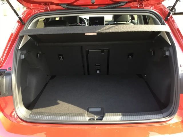 Volkswagen Golf 1.5 eTSI DSG Golf VIII