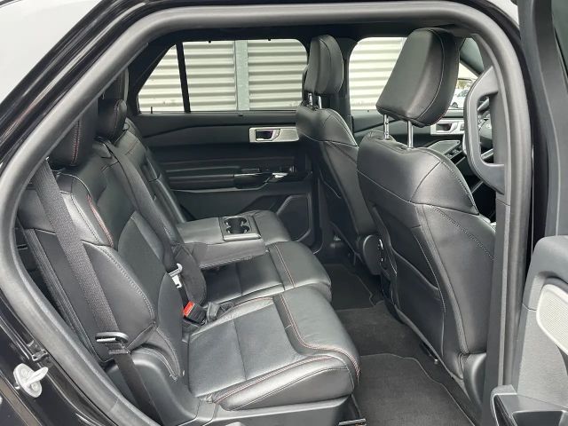 Ford Explorer ST Line
