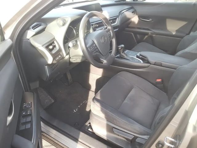Lexus UX 250h