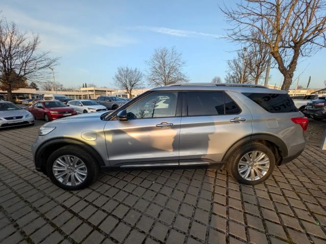 Ford Explorer Platinum Plug in Hybrid