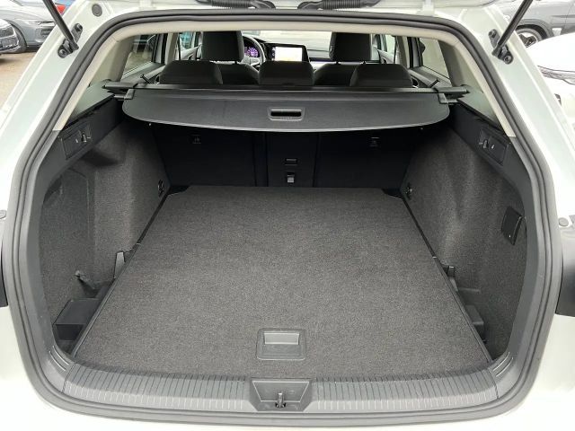 Volkswagen Golf Life Variant