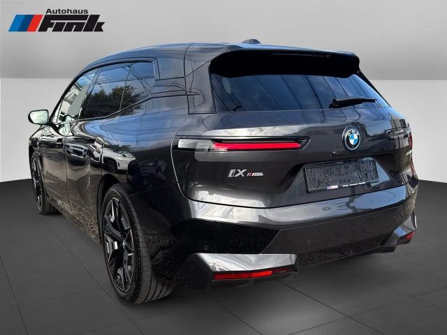 BMW iX xDrive40