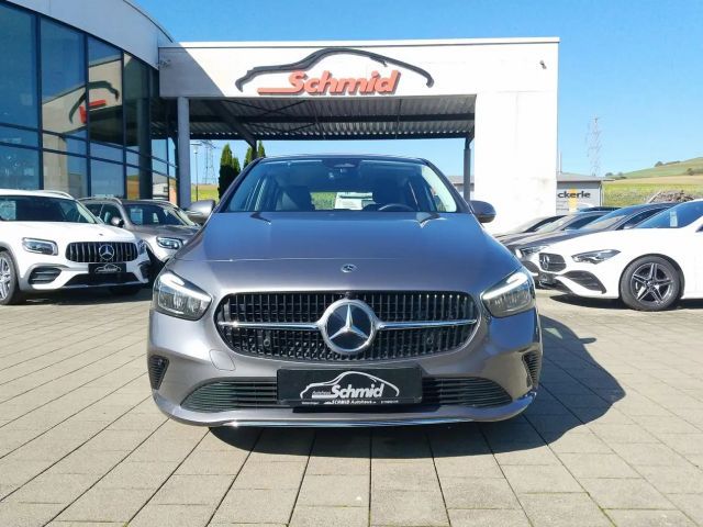 Mercedes-Benz B 200 Progressive Sedan