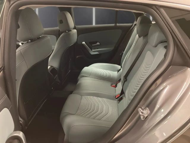 Mercedes-Benz CLA 180 Progressive