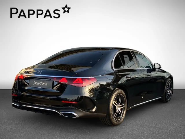 Mercedes-Benz E 220 AMG Line E 220 d Sedan