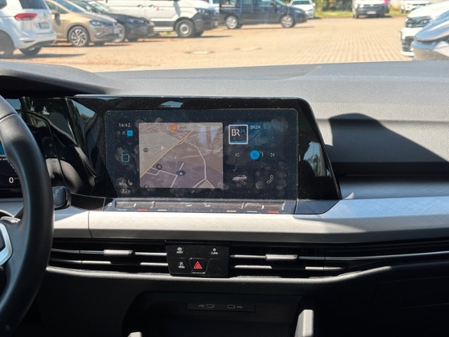 Volkswagen Golf 1.5 eTSI DSG Life Variant