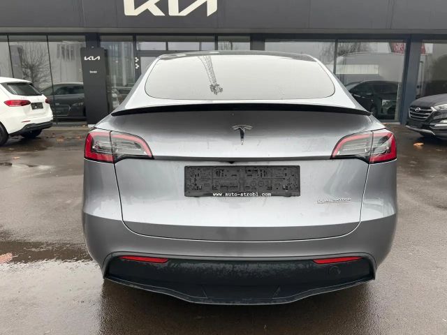 Tesla Model Y AWD Performance