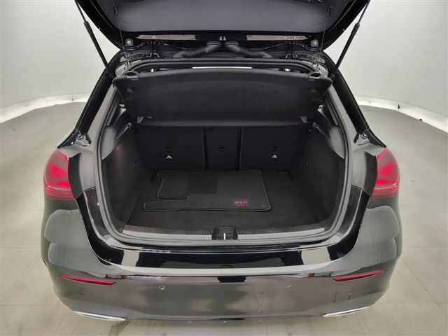 Mercedes-Benz A 180 A 180 d AMG Line