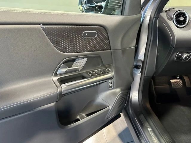 Mercedes-Benz GLA 200 Progressive