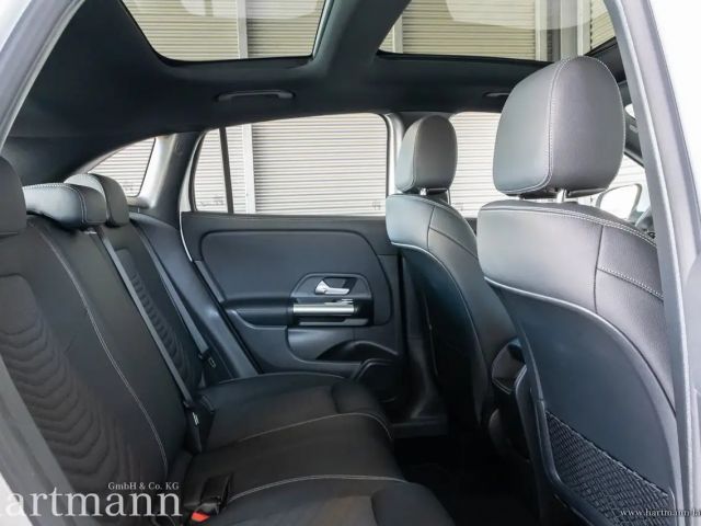 Mercedes-Benz GLA 200 GLA 200 Progessive Panorama Totwinkel AHK LED