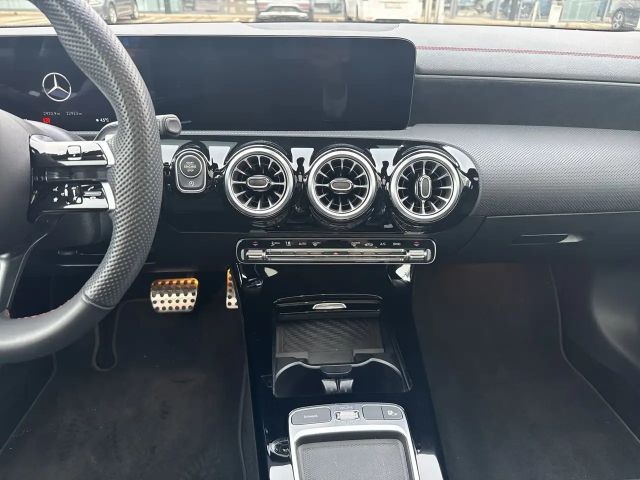 Mercedes-Benz CLA 200 AMG Line Shooting Brake