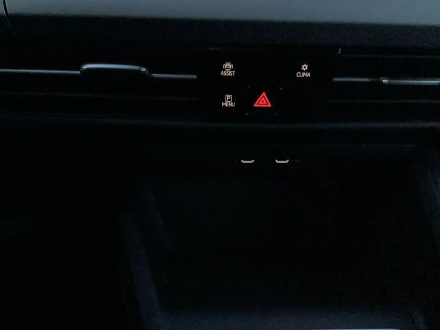 Volkswagen Golf 1.5 TSI DSG Life Variant