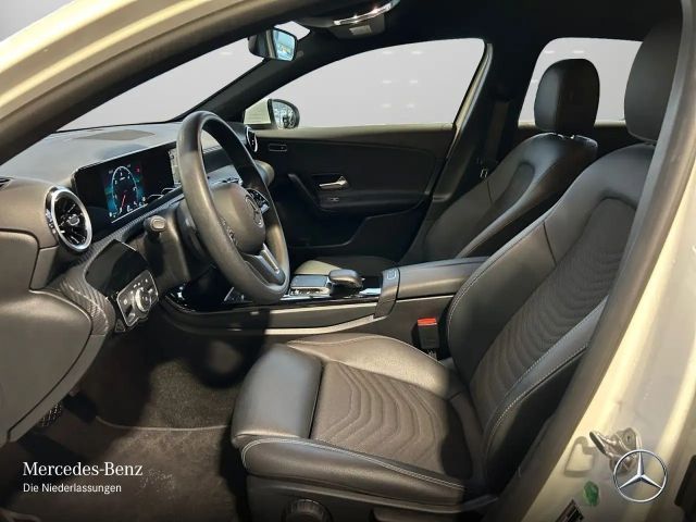 Mercedes-Benz A 180 A 180 d Style