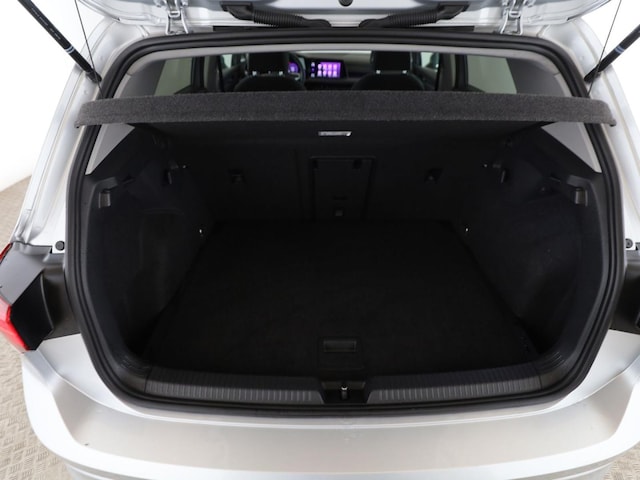 Volkswagen Golf 1.5 eTSI Golf VIII Style